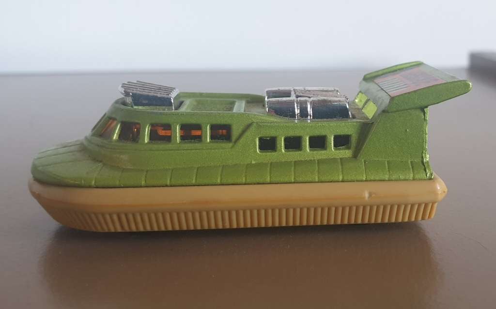 Matchbox Superfast Hovercraft